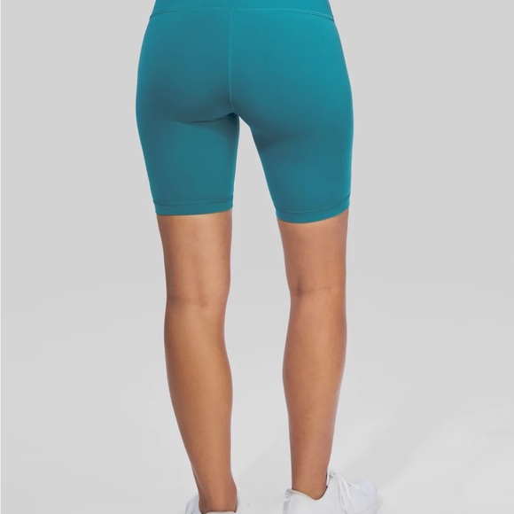NEW Lululemon Teal Wunder Train High Waisted 8” short in teal aqua - Picture 13 of 13